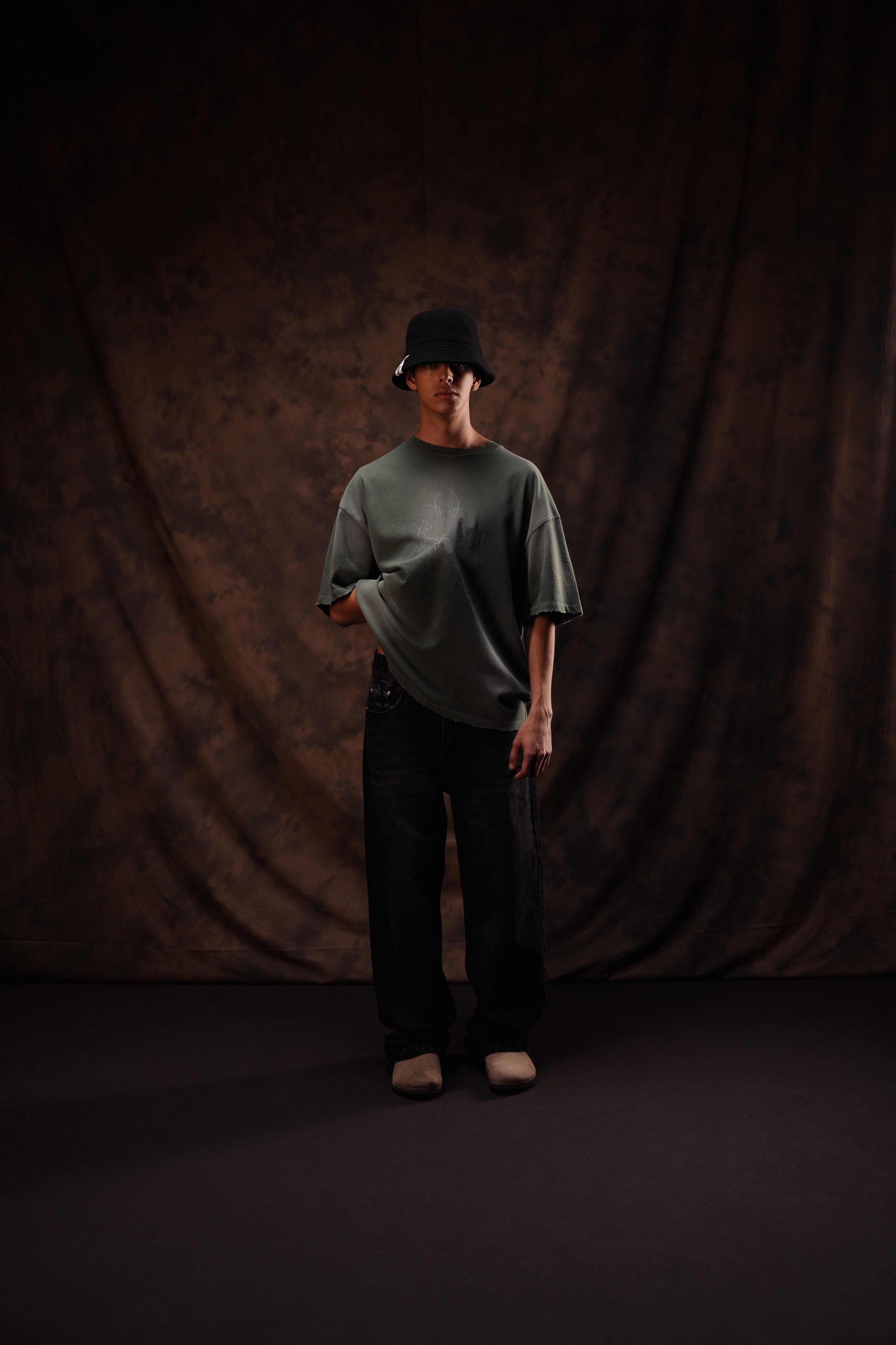 FADED WIDE-LEGGED OLIVE DENIM