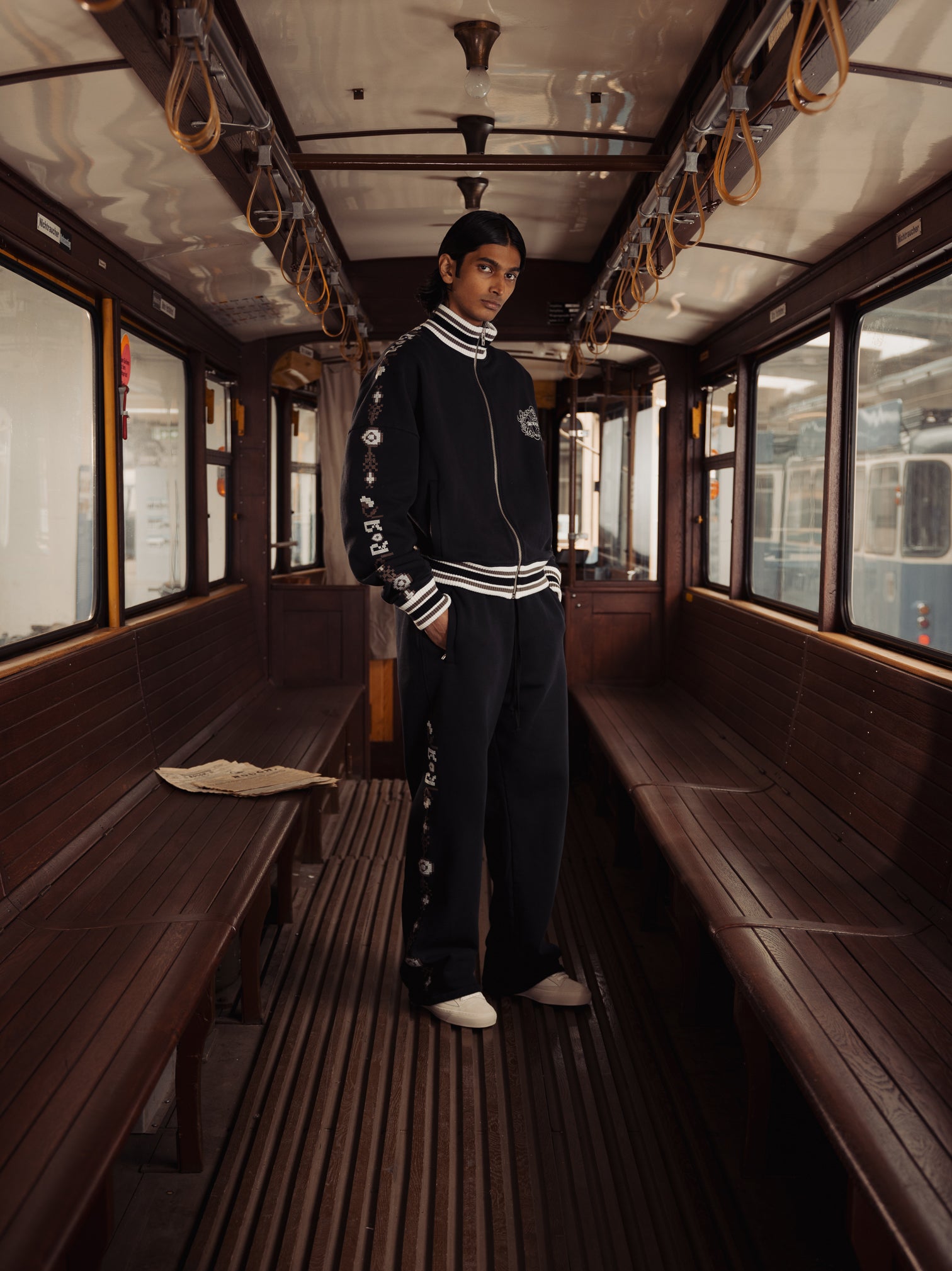 CROPPED BOXY CROCHET JACKET