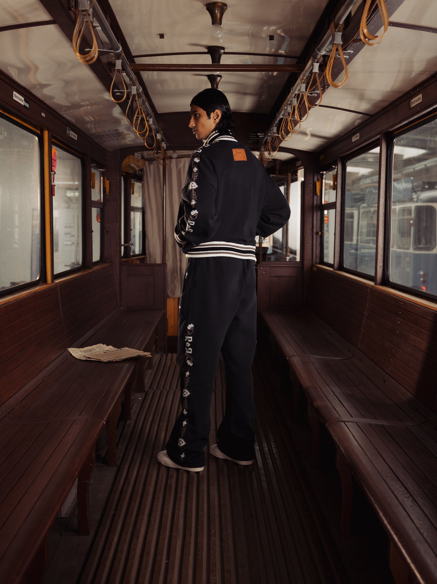 CROPPED BOXY CROCHET JACKET