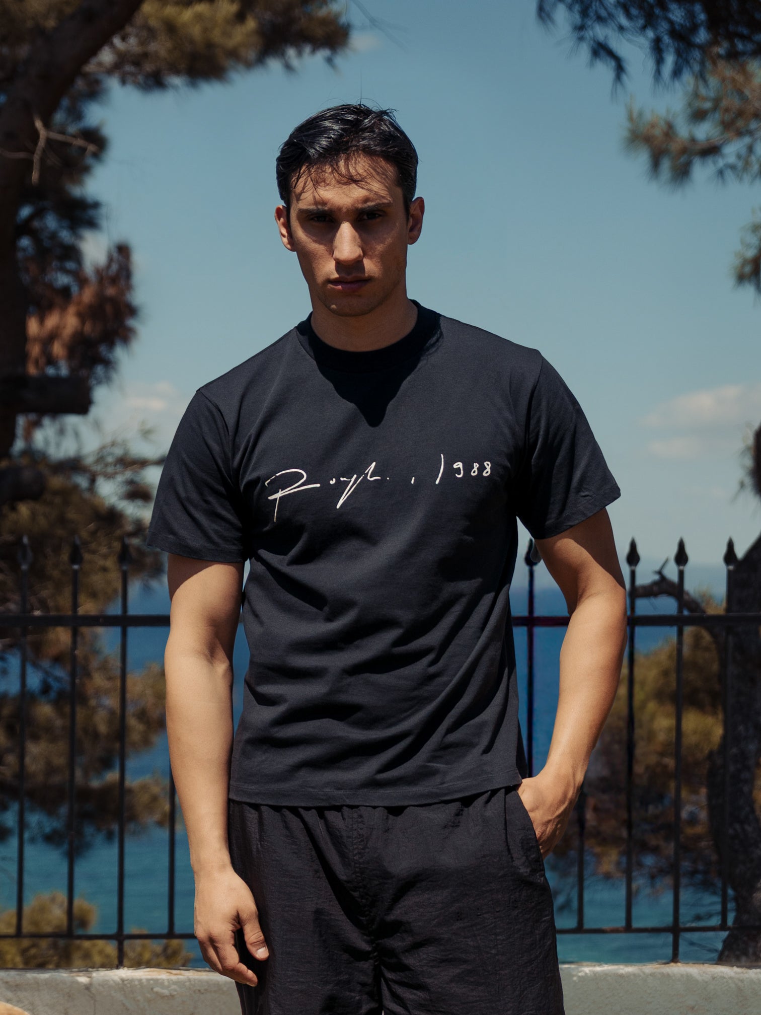 SIGNATURE FITTED T-SHIRT BLACK