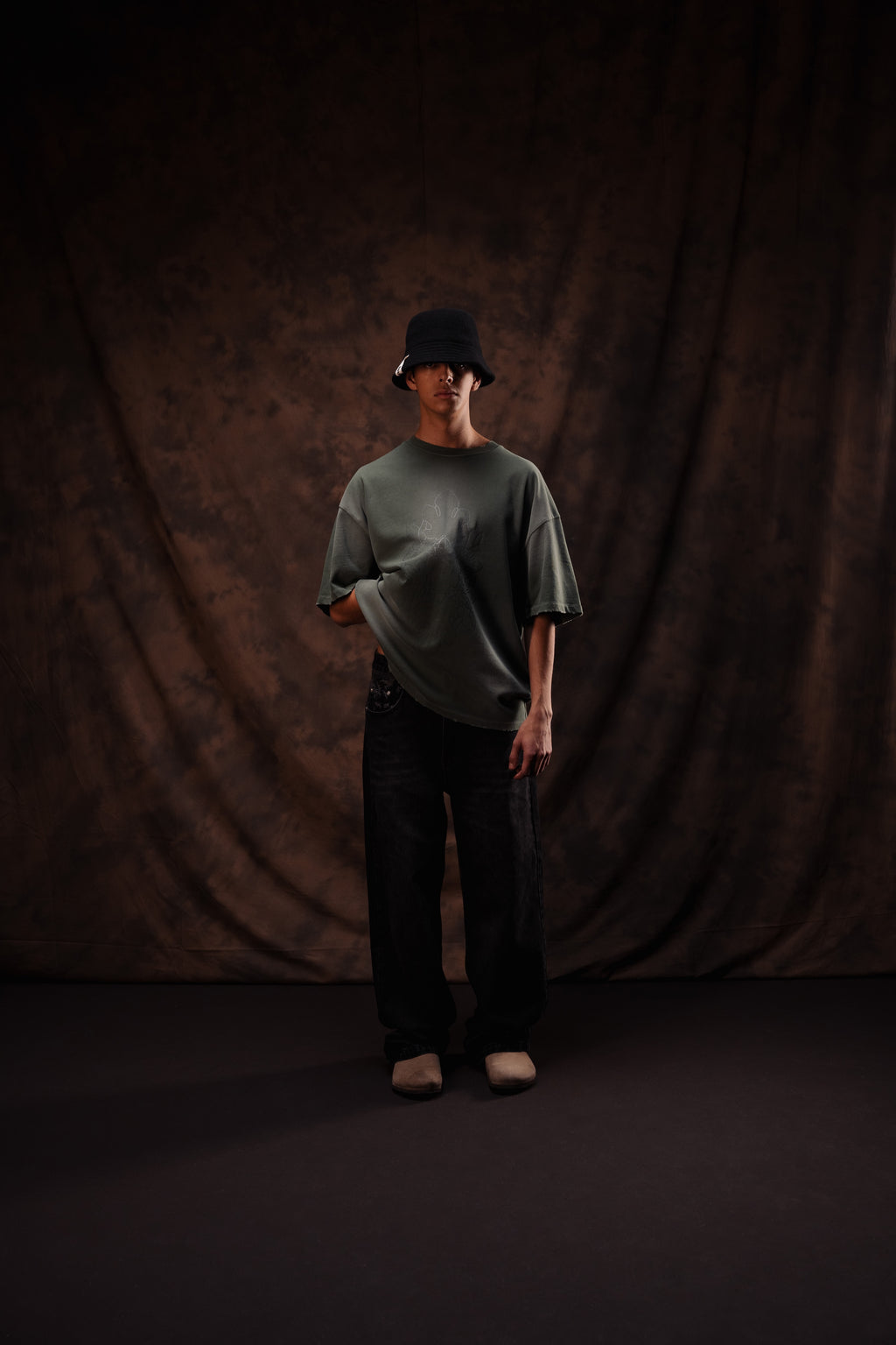 FADED WIDE-LEGGED OLIVE DENIM