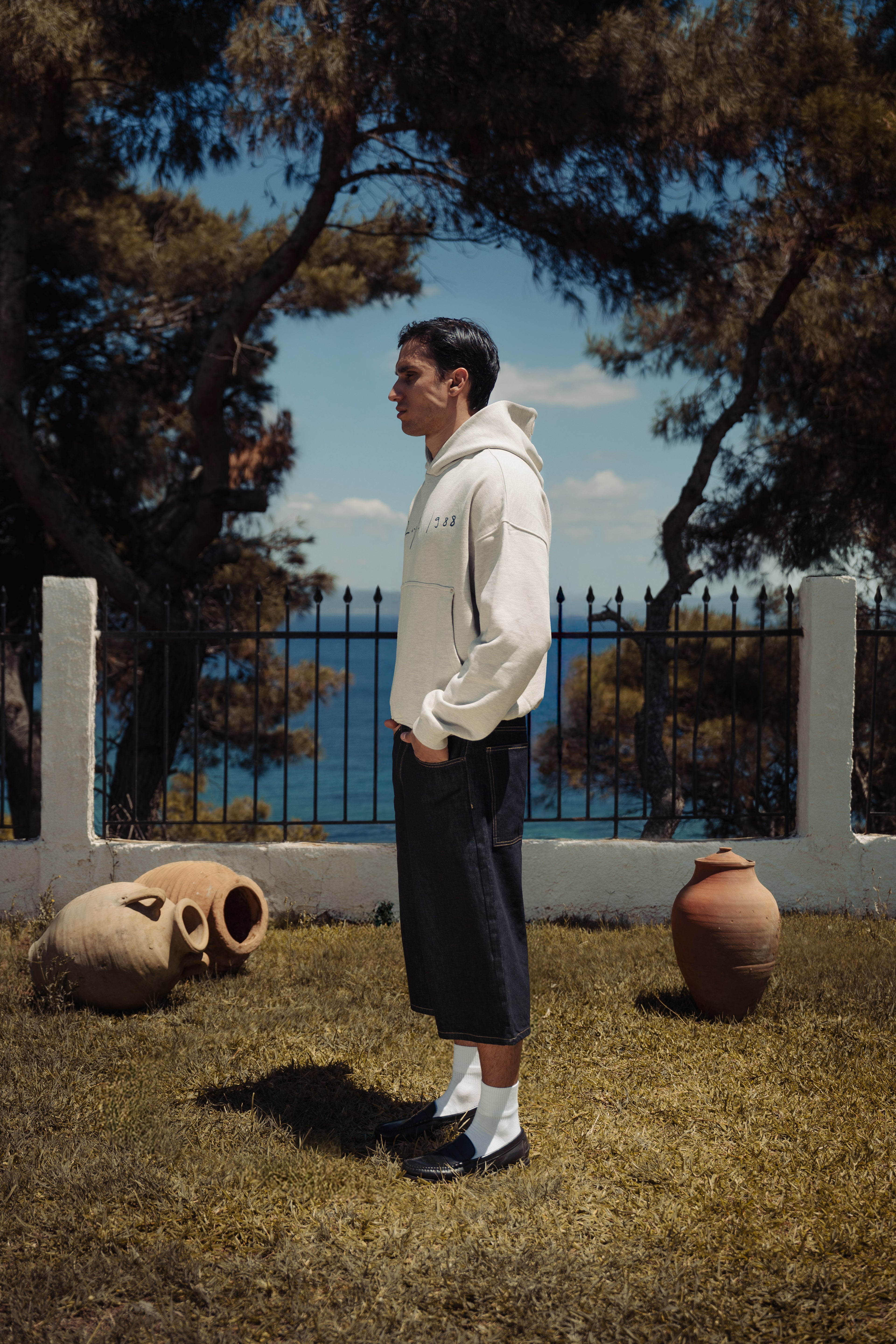 SIGNATURE HOODIE GREY