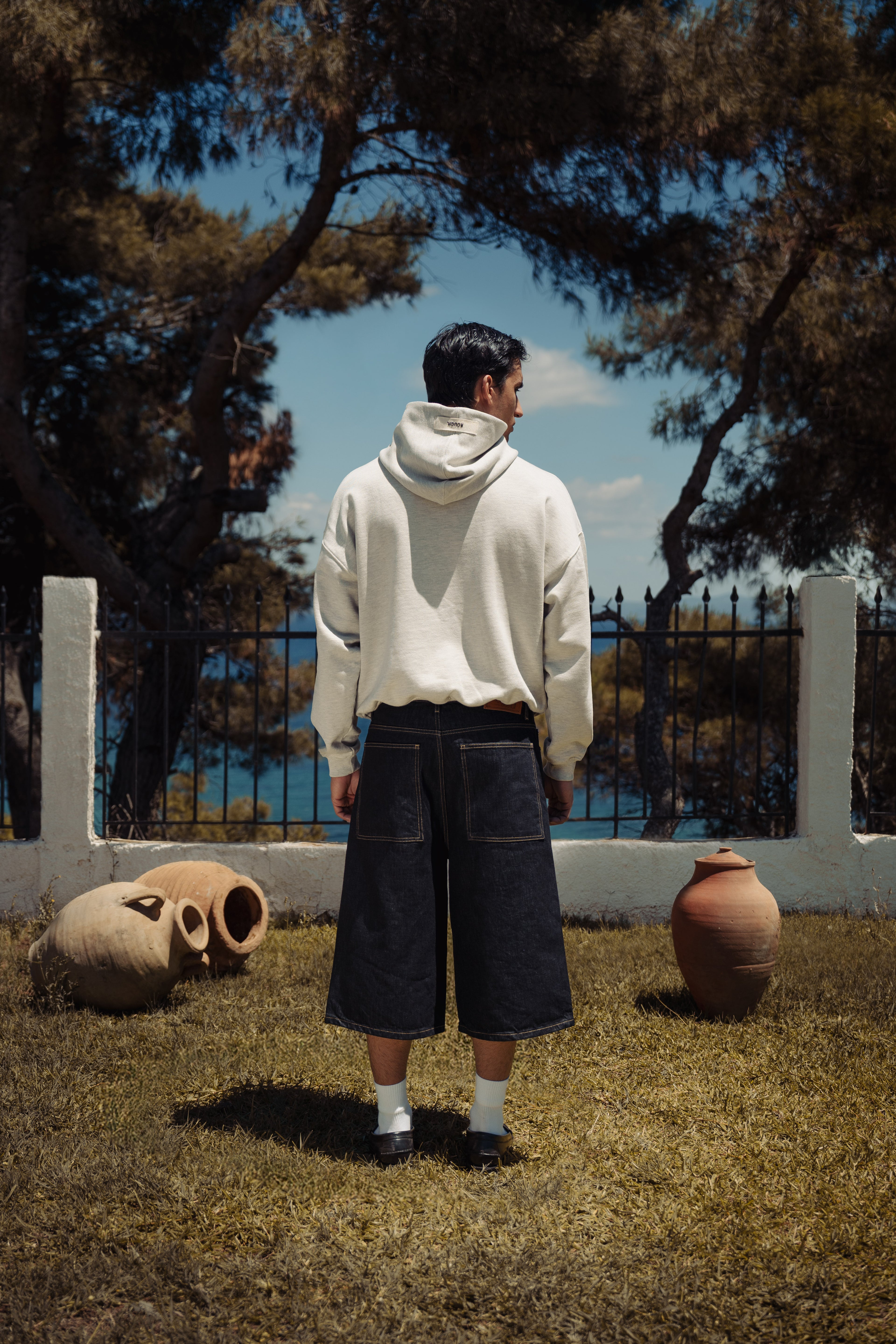 SIGNATURE HOODIE GREY