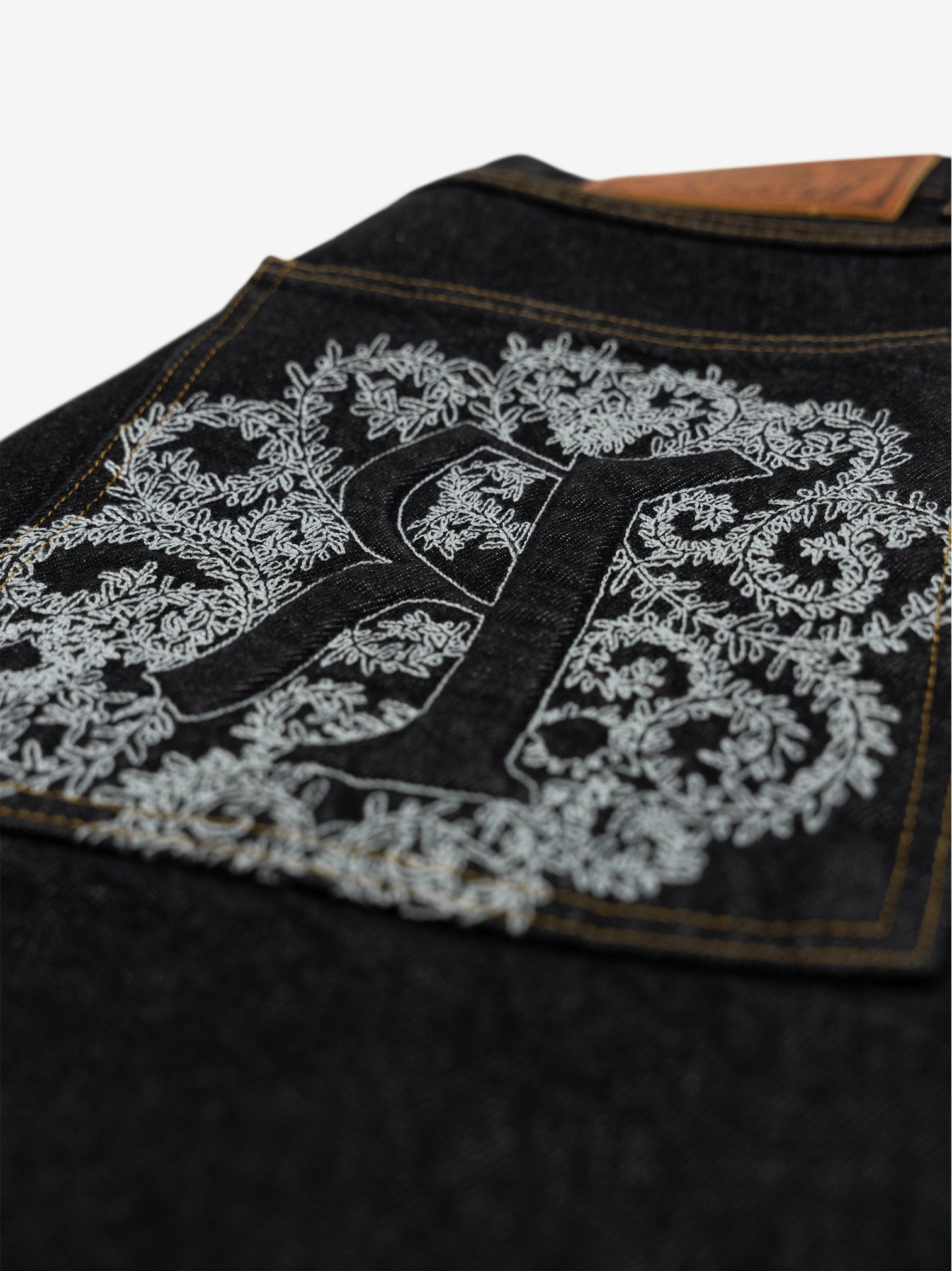 WREATH DENIM PANTS